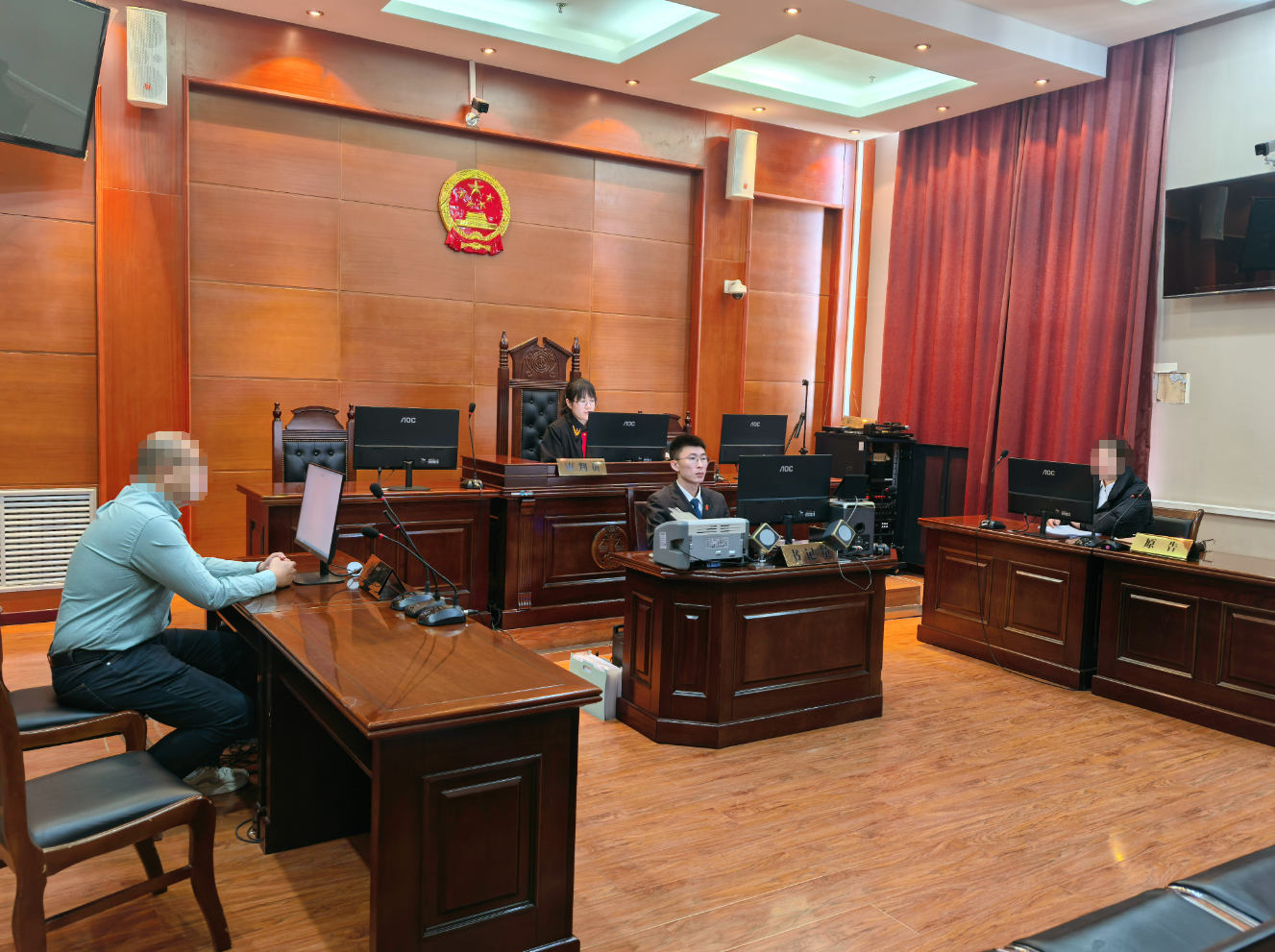 恋爱不成就“按键伤人”？法院：网络非法外之地，侵害名誉要担责 